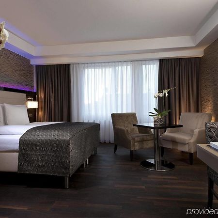 호텔 팰리스 베를린 객실 사진 A room at the hotel