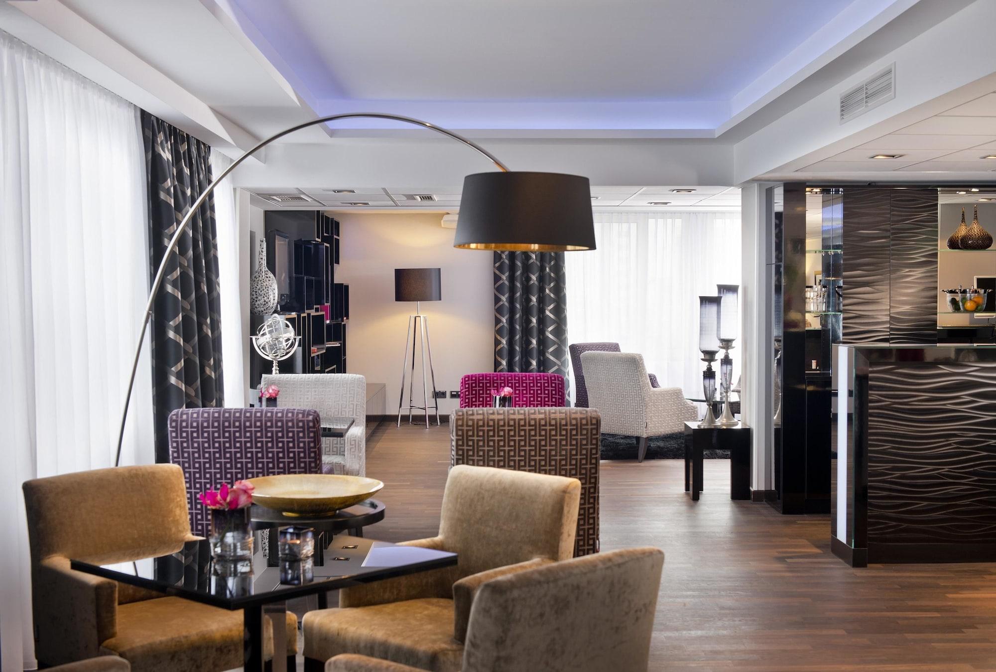 호텔 팰리스 베를린 시설 사진 The lounge at the airport